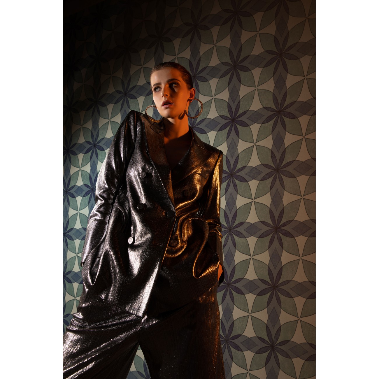 LondonArt EMPTY GLASS 1 - THE DAYDREAMER