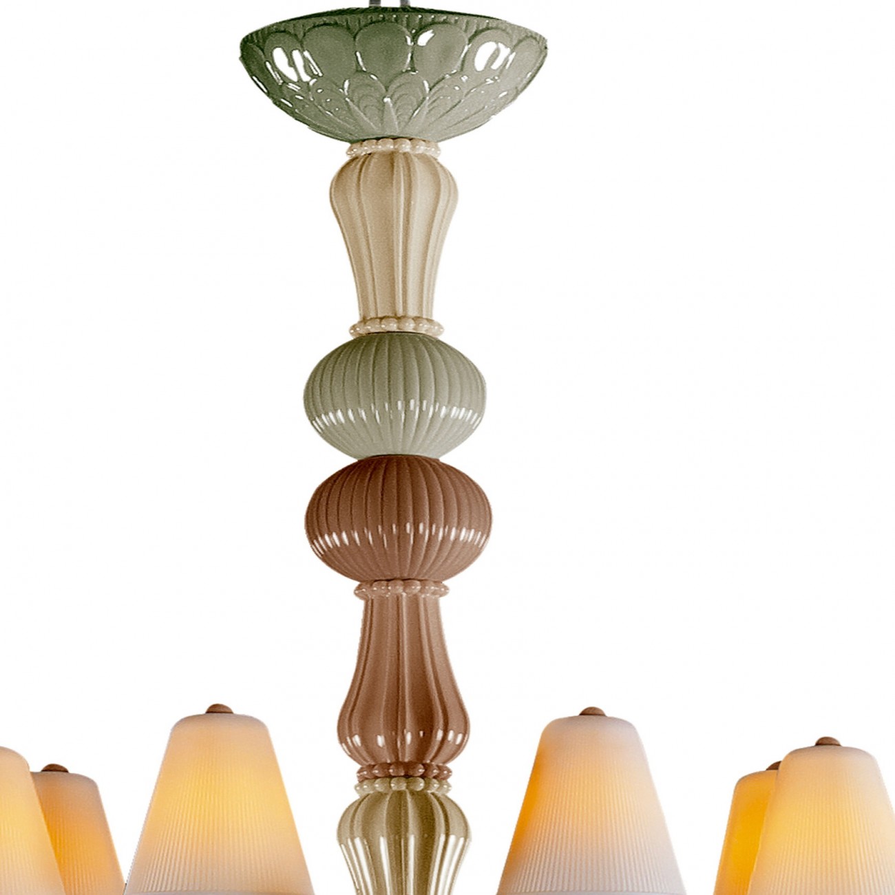 Lladró Ivy and Seed 32 Lights Chandelier. Large Model. Spices
