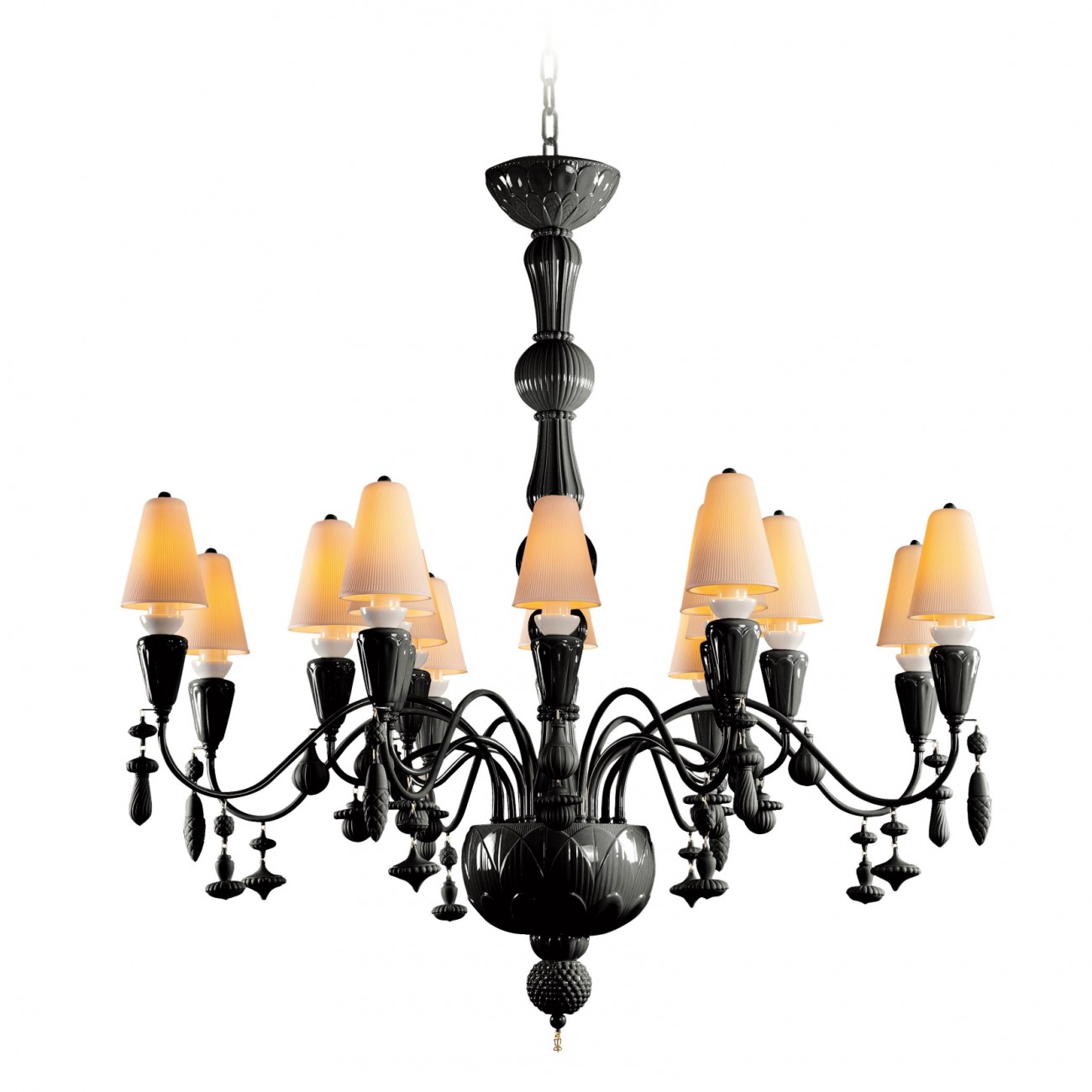 Lladró Ivy and Seed 16 Lights Chandelier. Medium Flat Model.