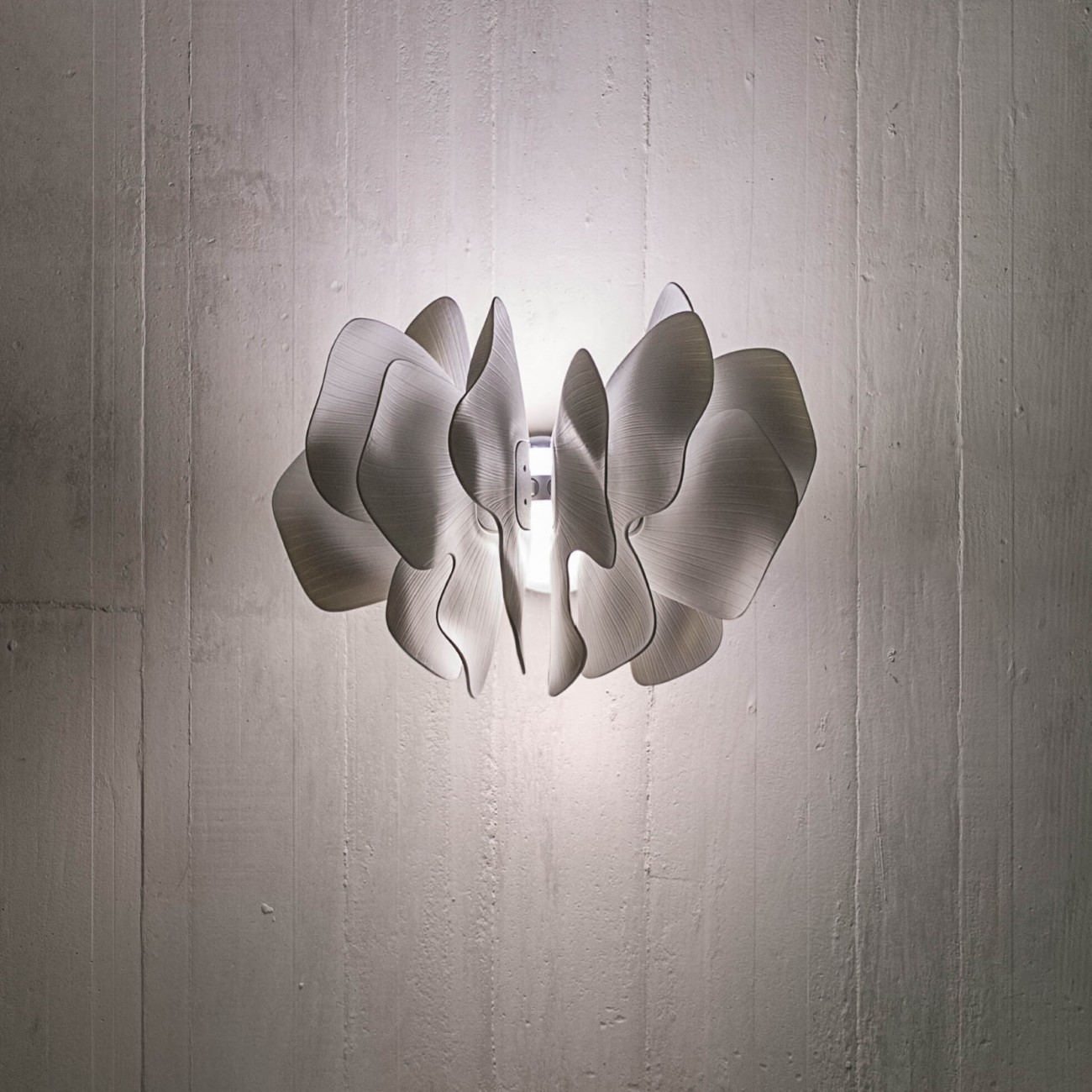 Lladró Nightbloom Wall Sconce. White.