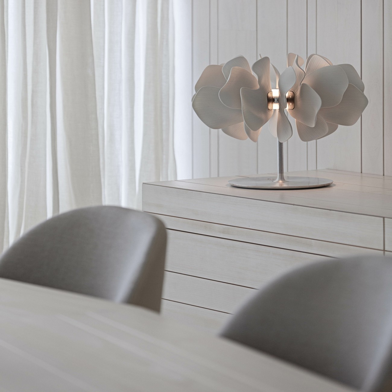 Lladró Nightbloom Table Lamp. White