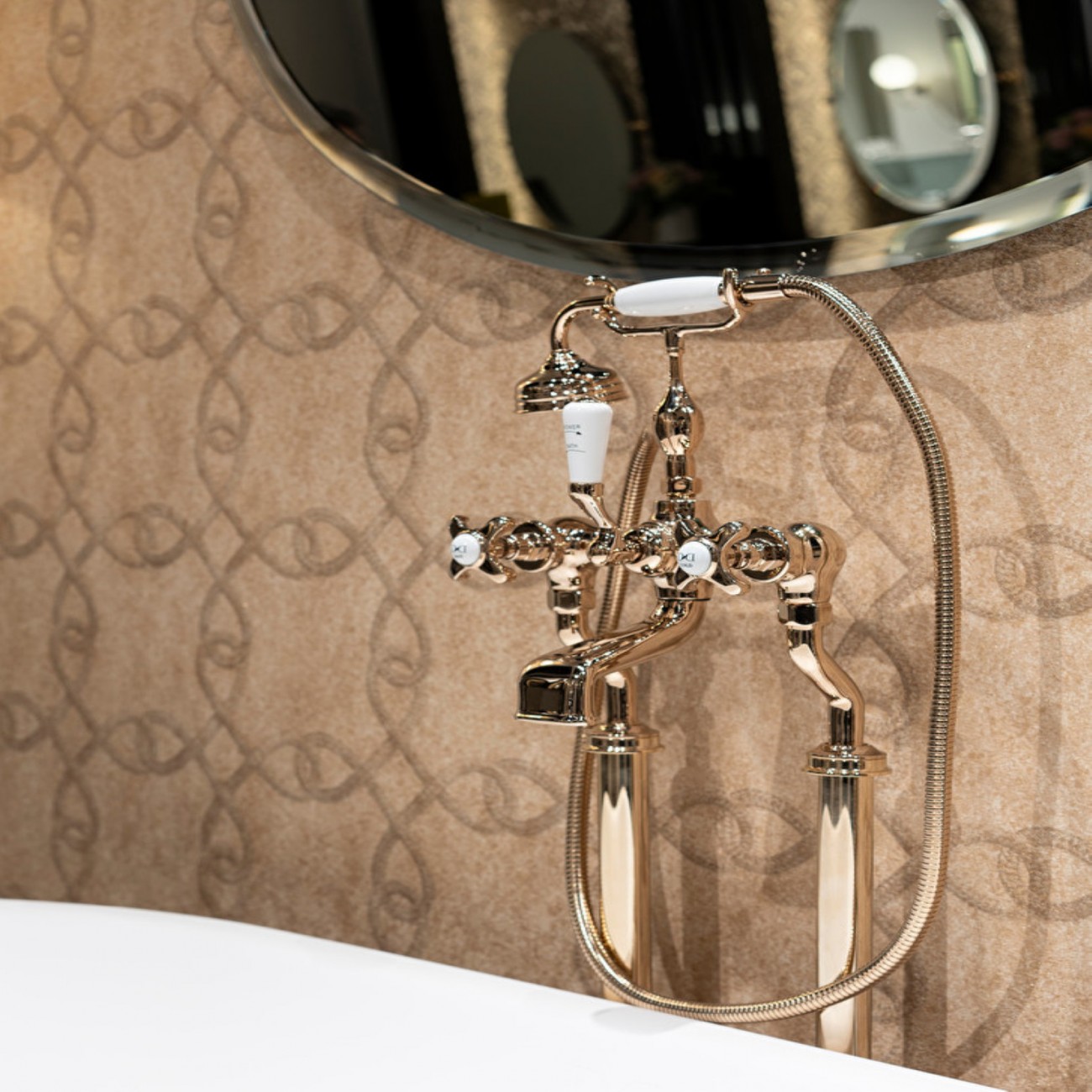 Devon&Devon Knot Cream Antique Gold