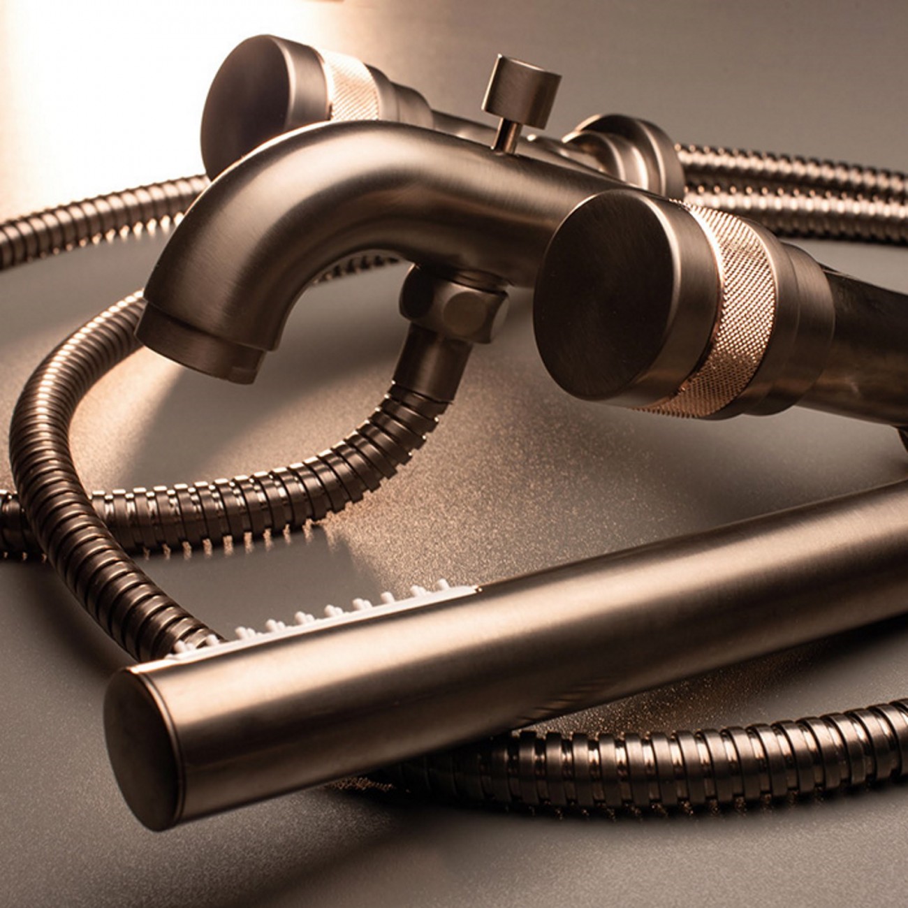 Officina Nicolazzi Khady, Gruppo vasca incasso erogazione a parete