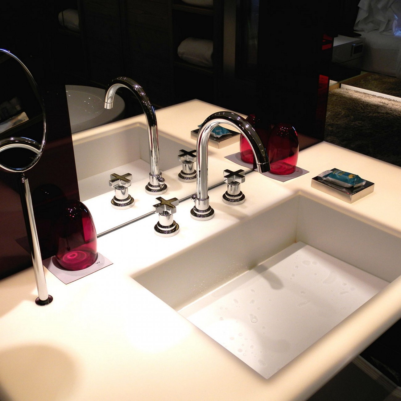 Officina Nicolazzi Monte Croce, Battery washbasin automatic discharge