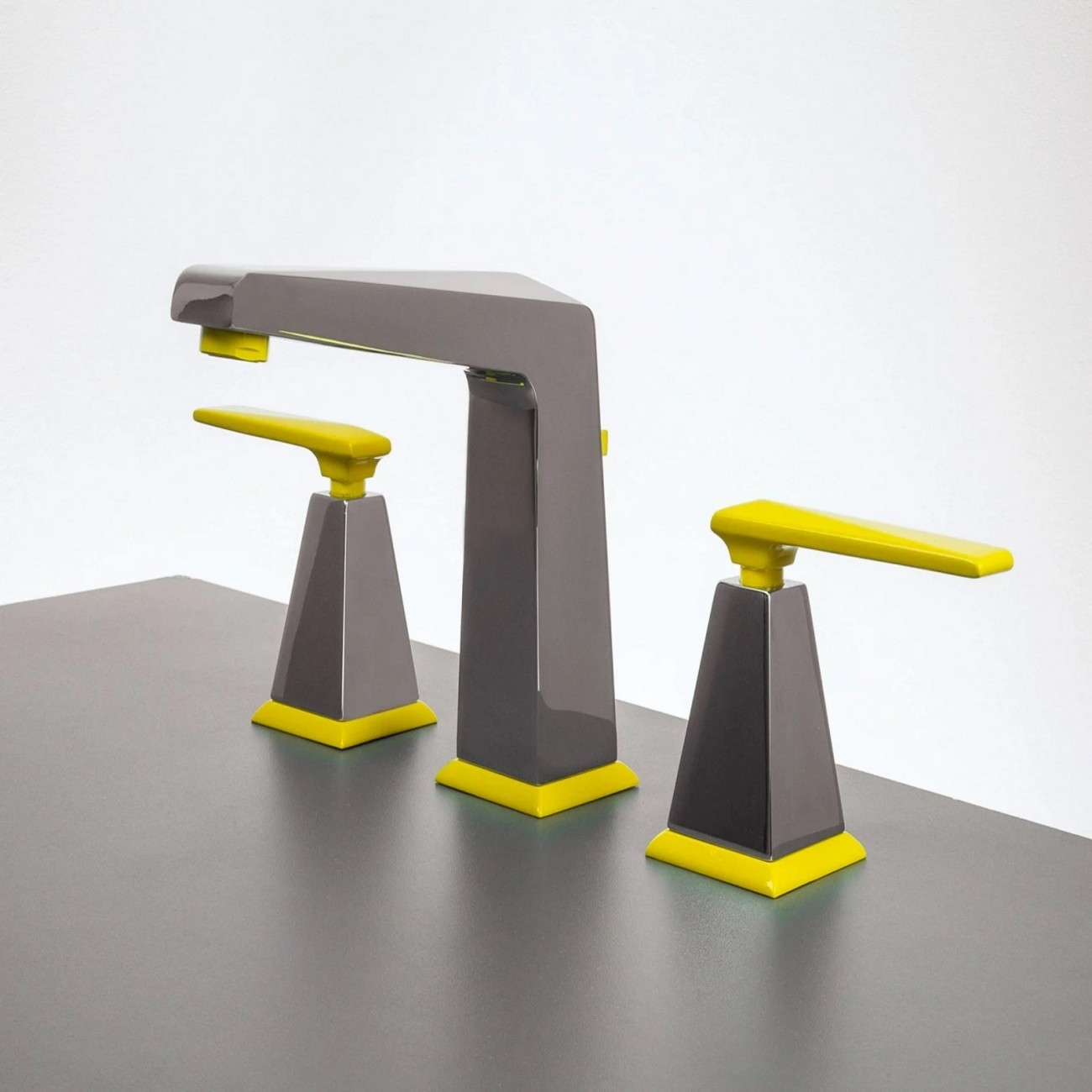 Officina Nicolazzi Vincent, Batteria lavabo scarico automatico