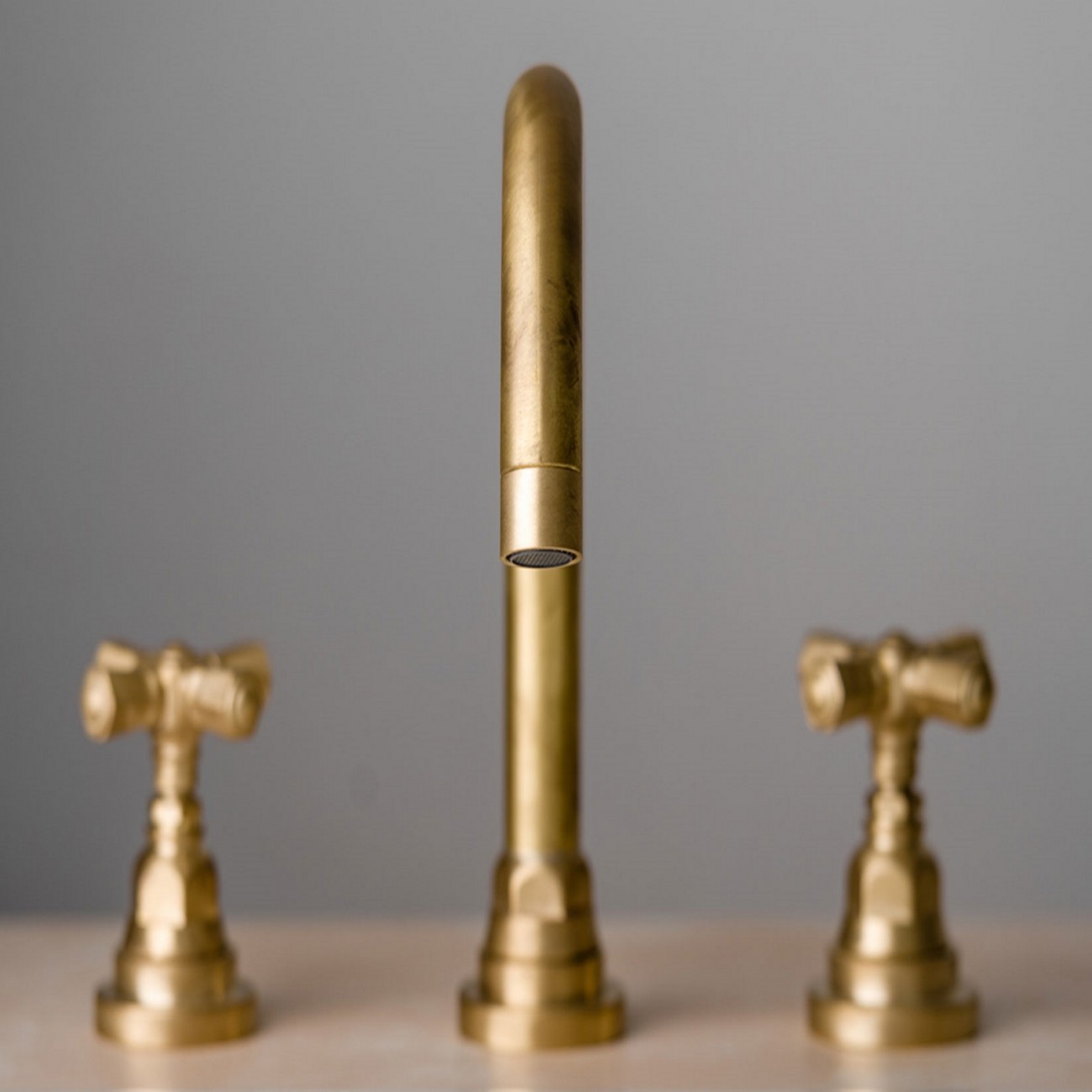 Officina Nicolazzi Agorà, Batteria lavabo scarico automatico