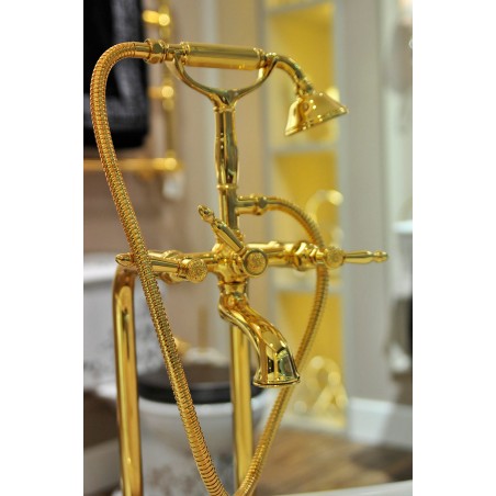 Officina Nicolazzi Impero, Outdoor bathtub with shower unit