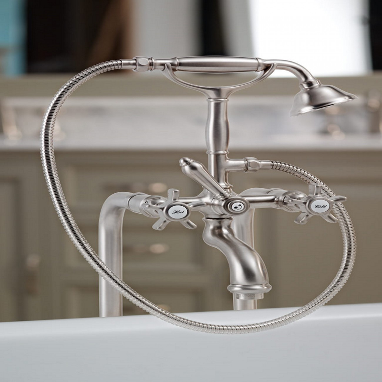 Officina Nicolazzi Tradizionale, Outdoor bathtub with shower unit