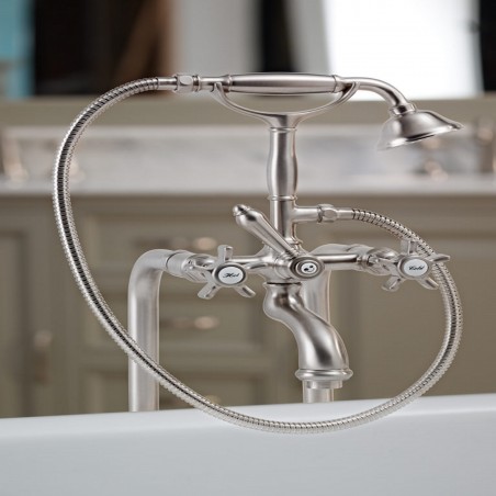 Officina Nicolazzi Tradizionale, Outdoor bathtub with shower unit