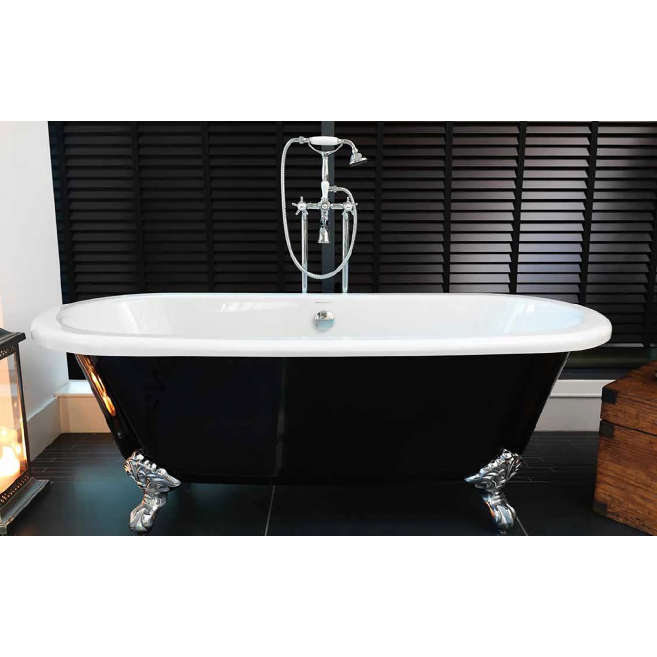 Officina Nicolazzi Tradizionale, Outdoor bathtub with shower unit