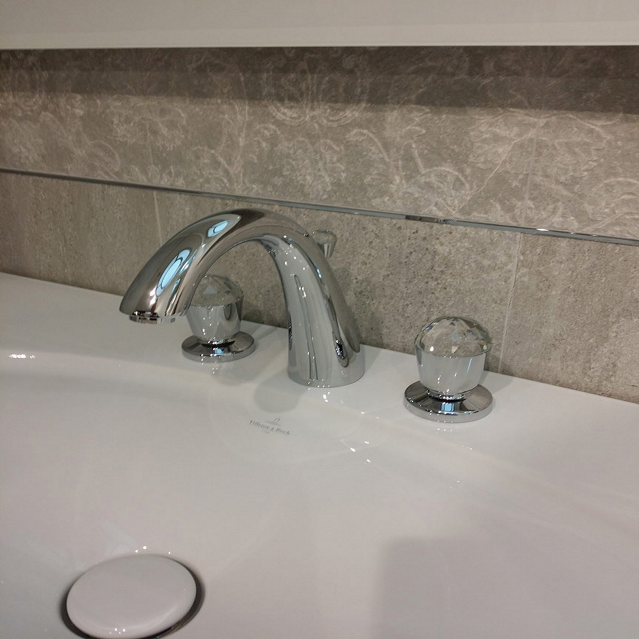 Officina Nicolazzi Cristallo, Battery washbasin automatic discharge