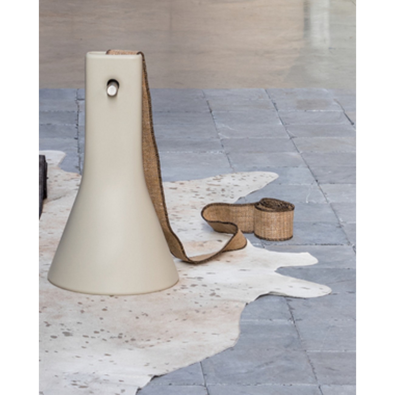 Hind Rabii Fico 2, Lampada a sospensione