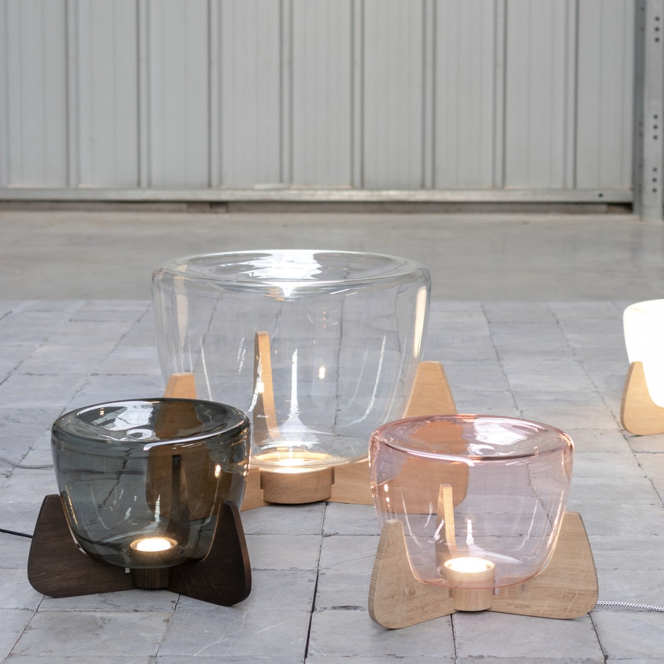 Hind Rabii Ice Devotion S, Lampada da tavolo