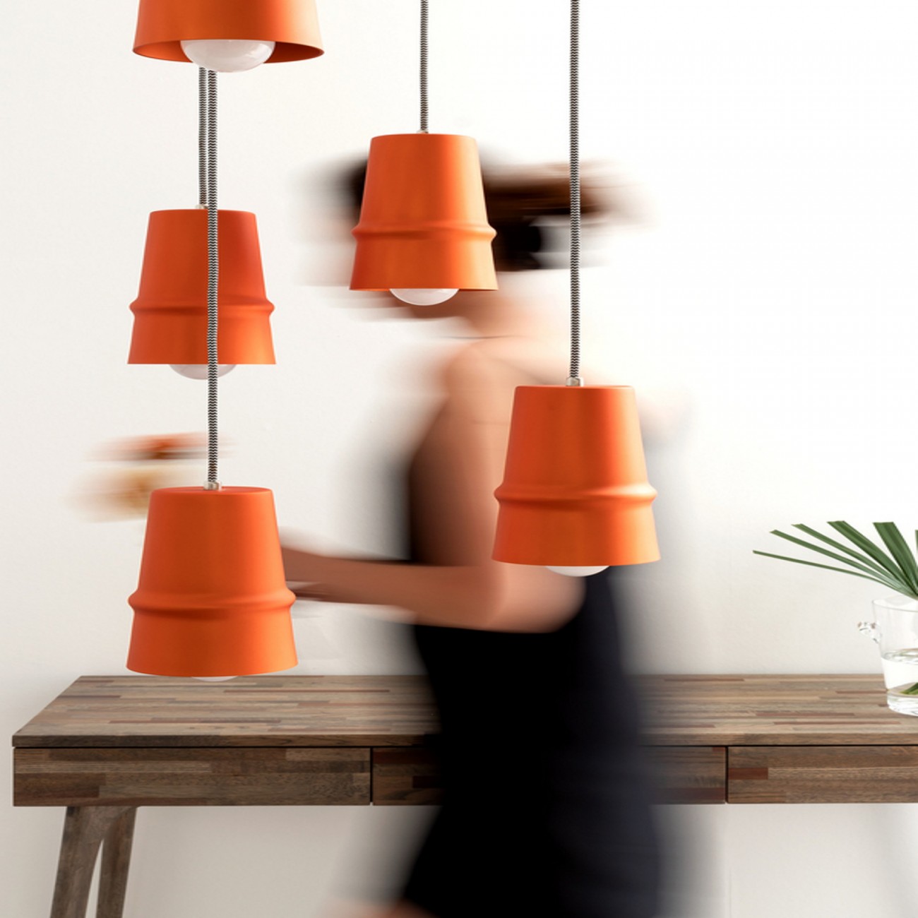 Hind Rabii Belle D'I 20 ALM, Suspension lamp