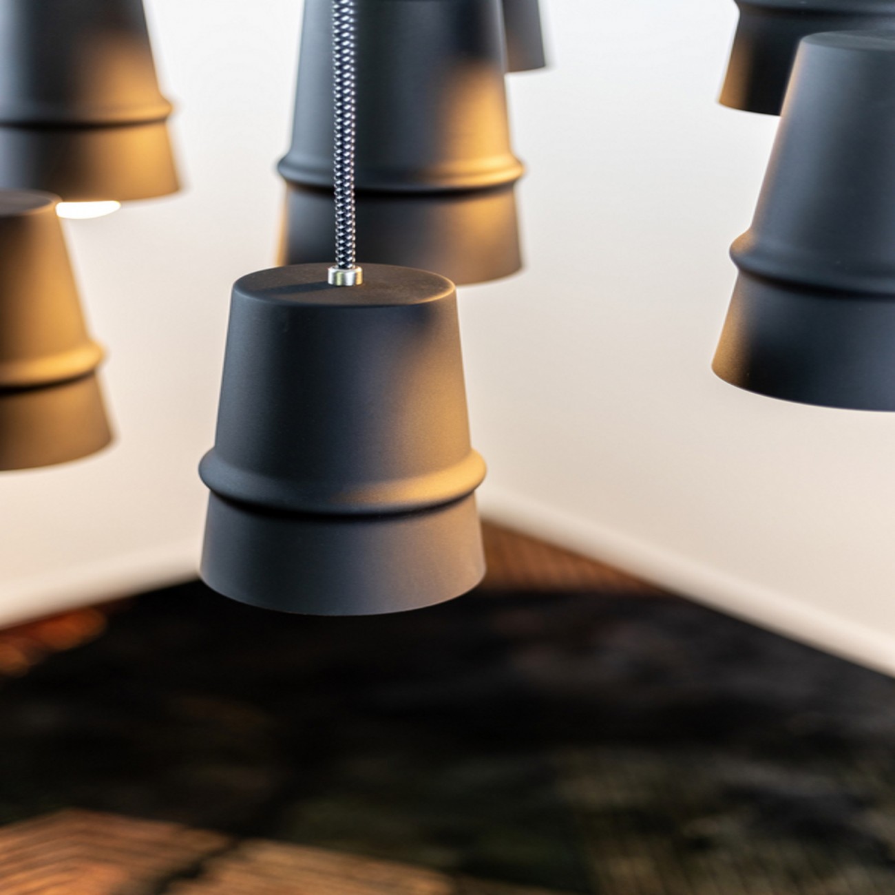 Hind Rabii Belle D'I 20 ALM, Suspension lamp