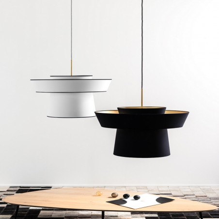 Hind Rabii Tenue de Soirèe, Lampada a sospensione