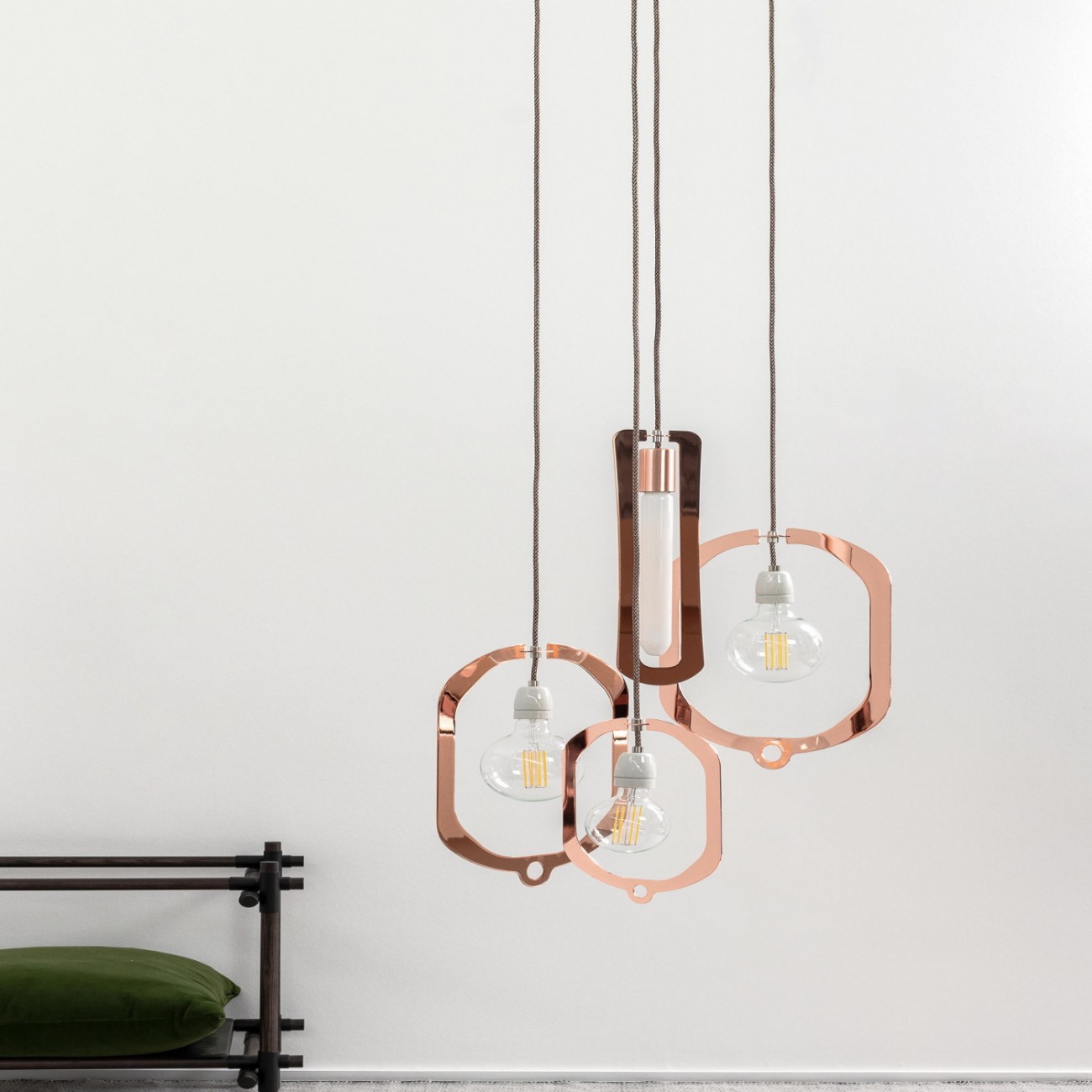 Hind Rabii Newels Gold, Suspension lamp