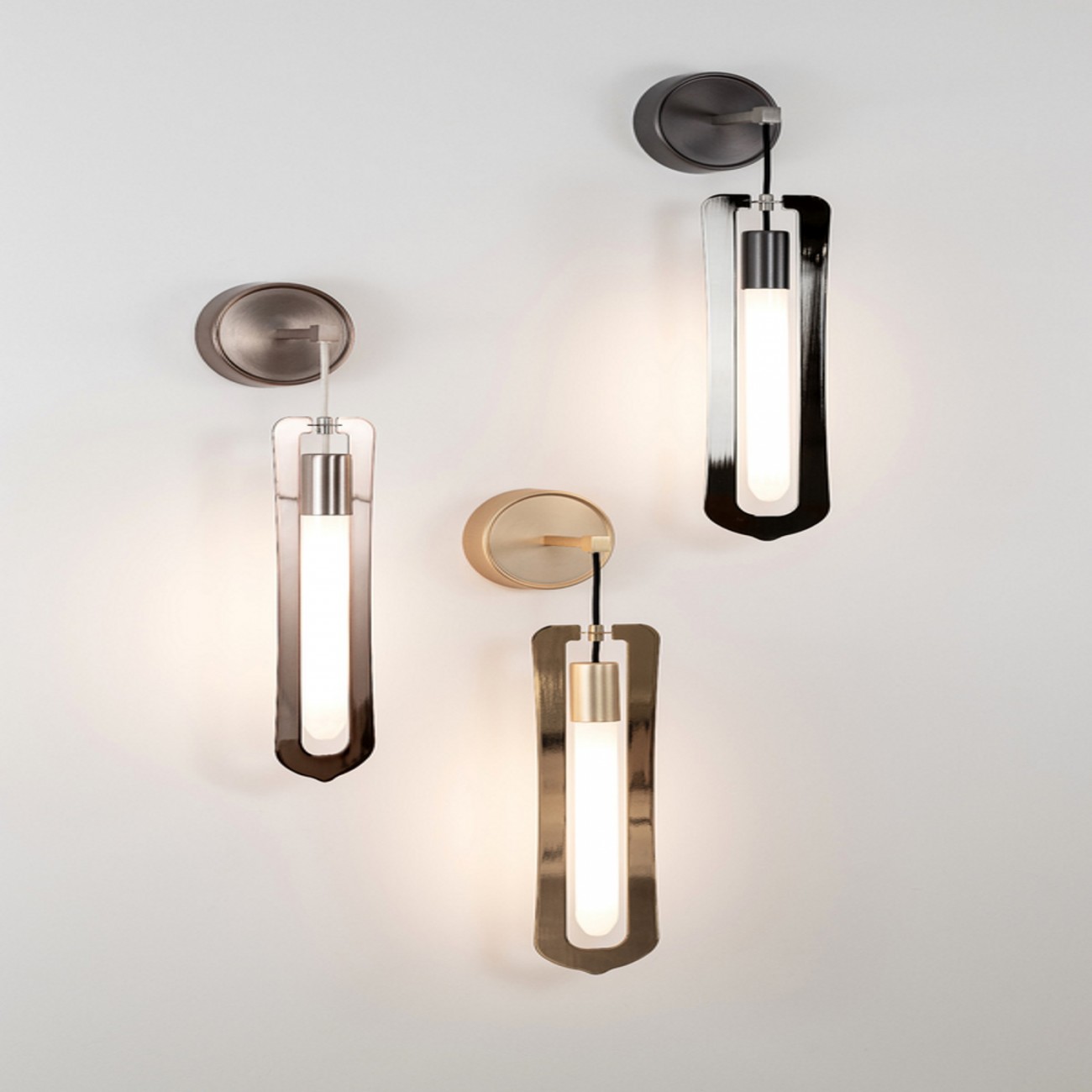 Hind Rabii Newels Wall Gold, Pendelleuchte