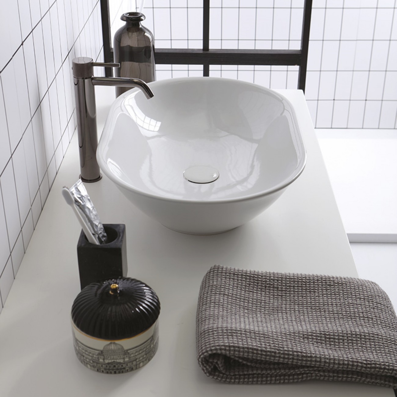 Vitruvit MILD Lavabo d'appoggio cm 58x40