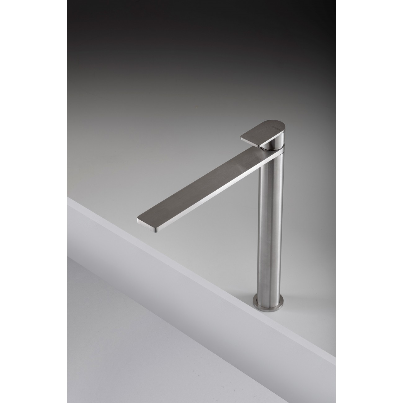 Zazzeri Q316 Single lever washbasin L170 x H280 mm