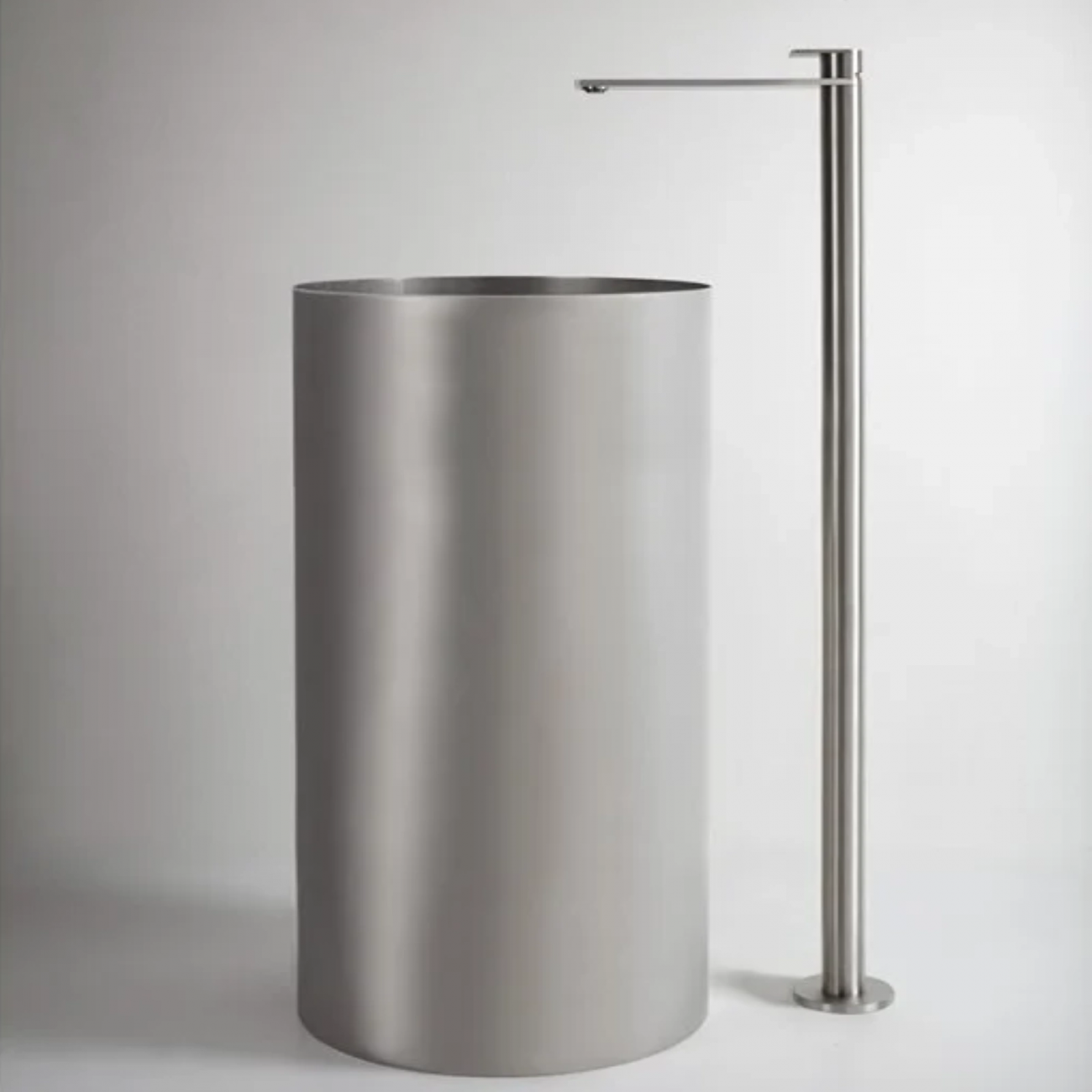 Zazzeri Q316 Column-mounted single lever washbasin mixer L240 x H1040 mm