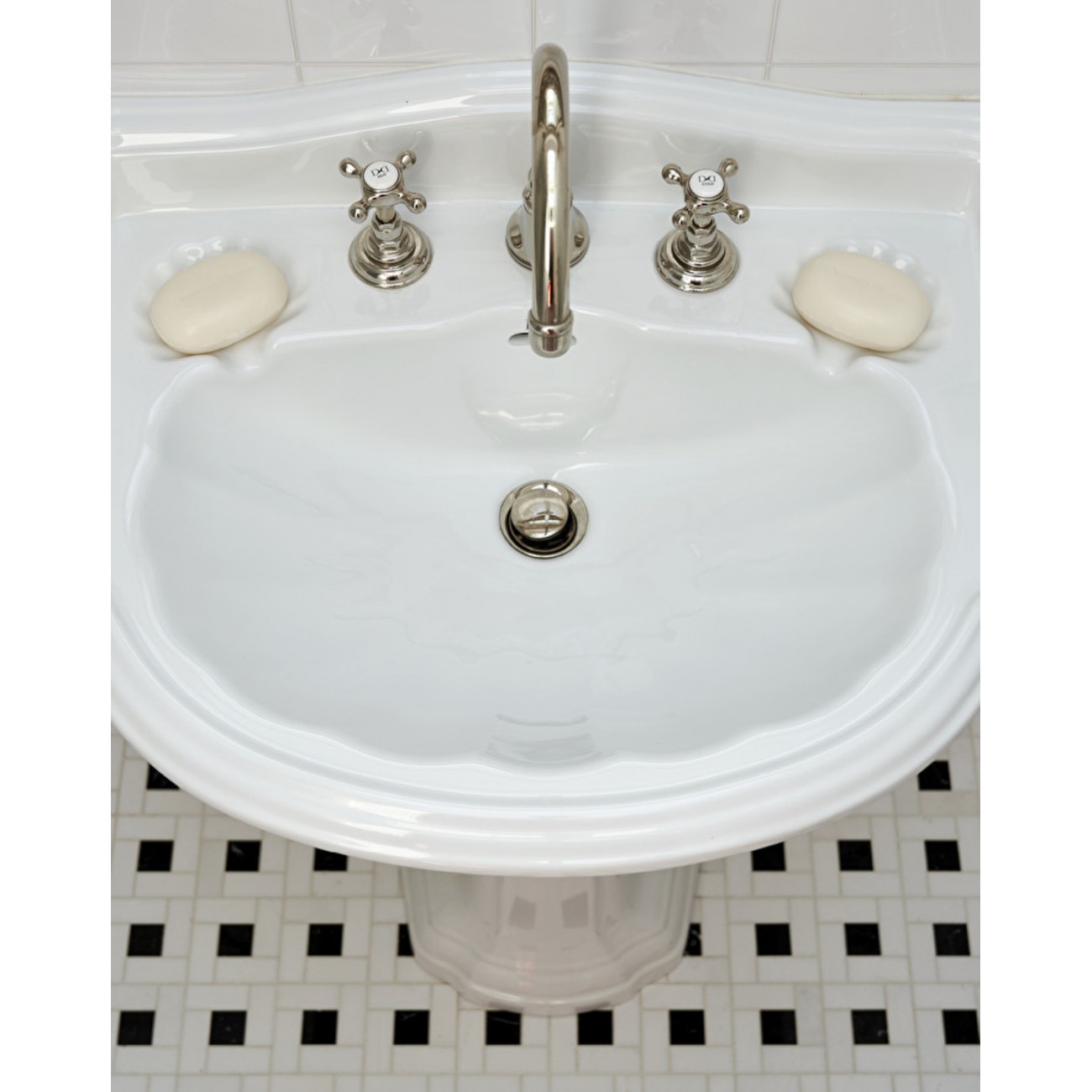 Devon&Devon Austin, Washbasin battery 3 holes with hopper and high spout