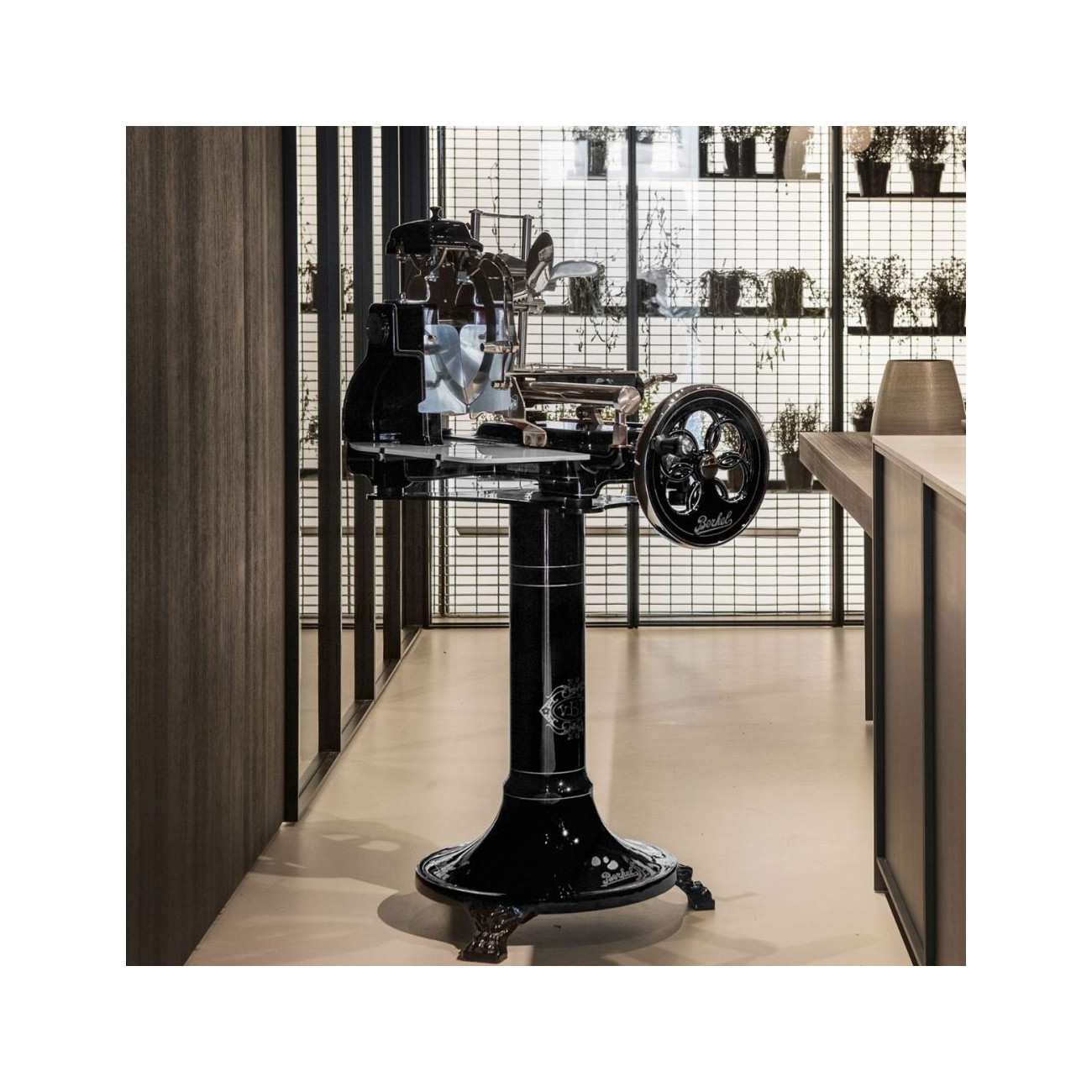 Pied noir pour trancheuse manuelle à volant B3 / TRIBUTE / B114