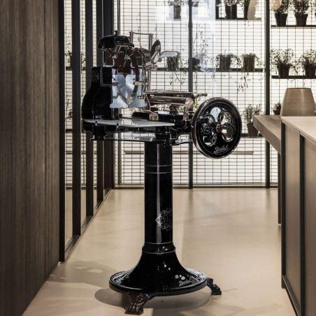 Black stand for manual flywheel slicer B3 / TRIBUTE / B114