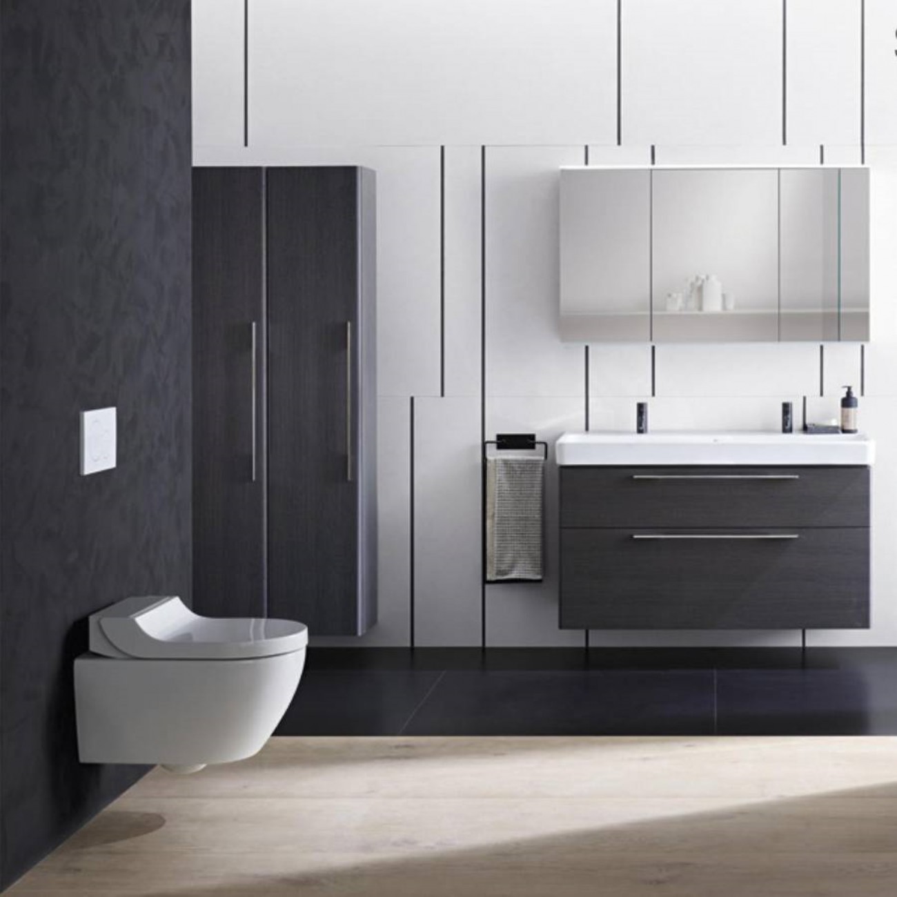 Geberit Acquaclean Tuma Comfort, Set complete vase hanging rimfree