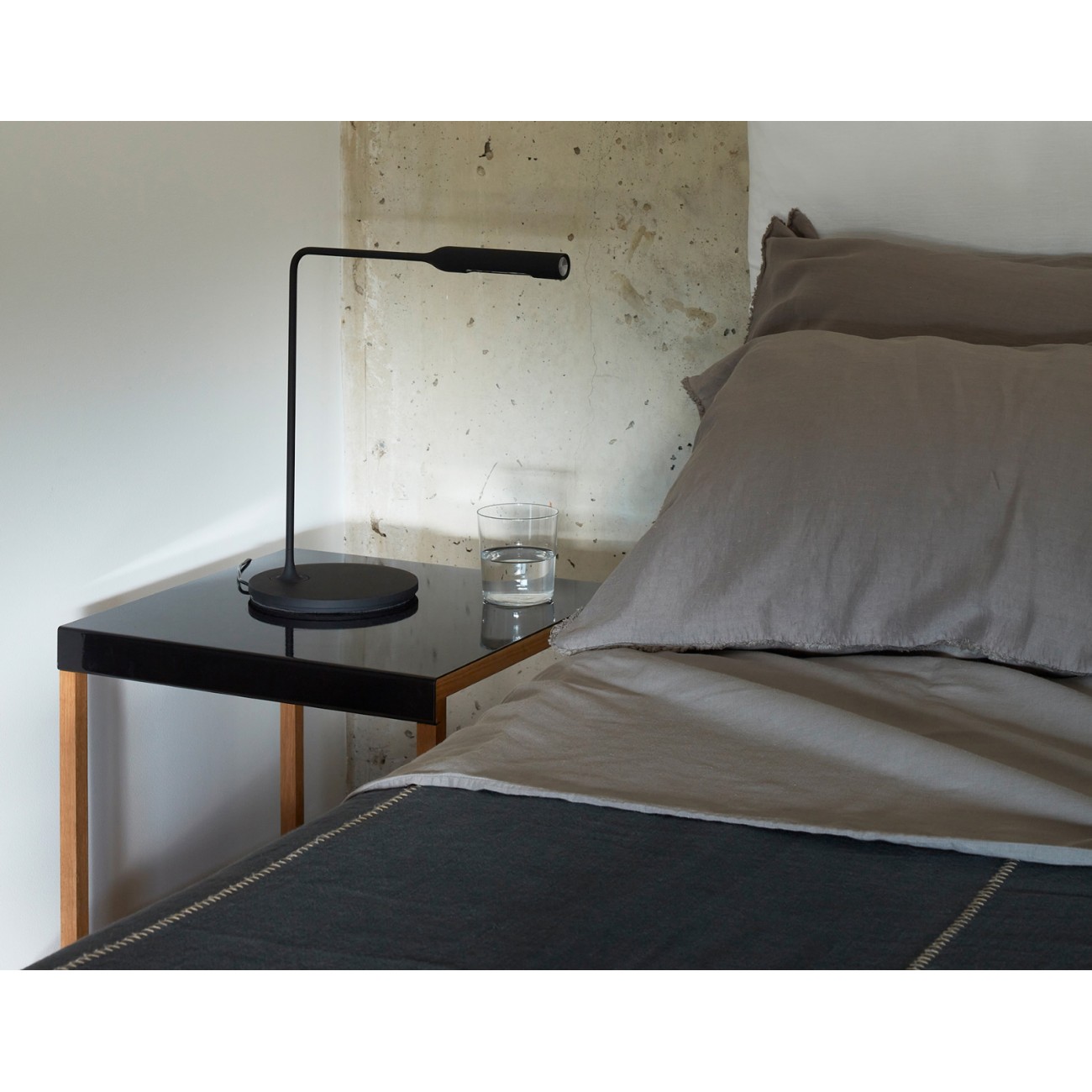 Lumina Flo Bedside Lampada da tavolo