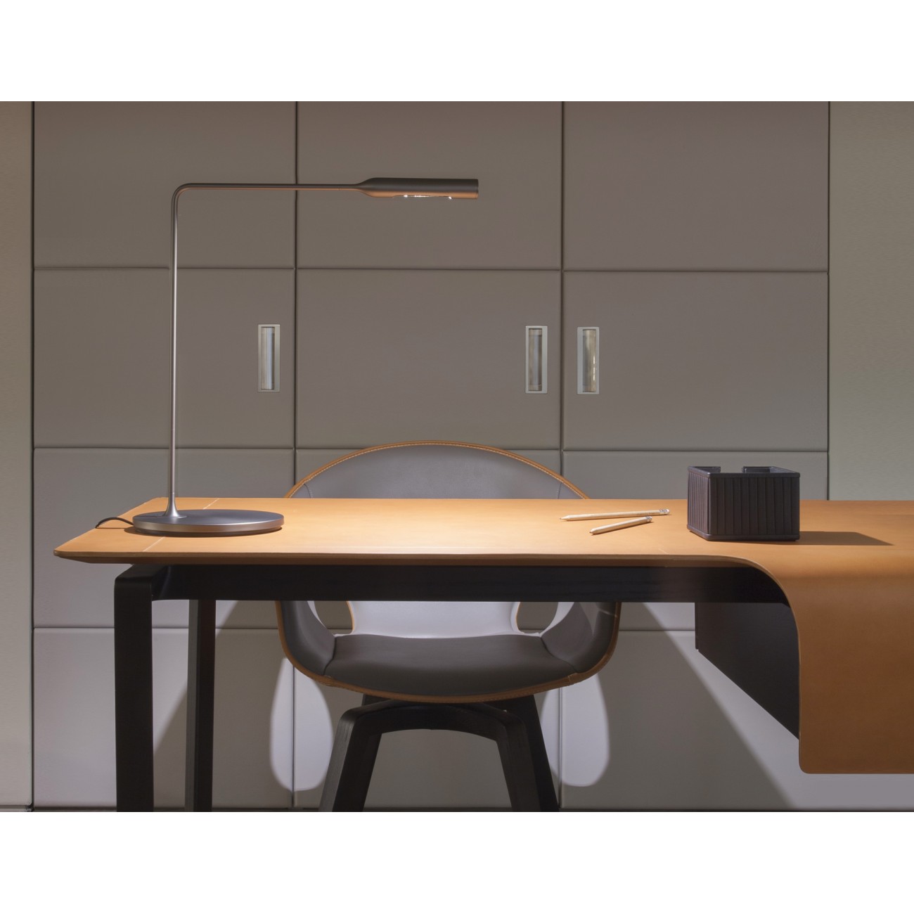 Lumina Flo Desk Table lamp