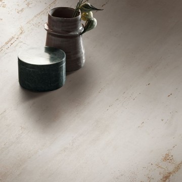 Flaviker Rebel White