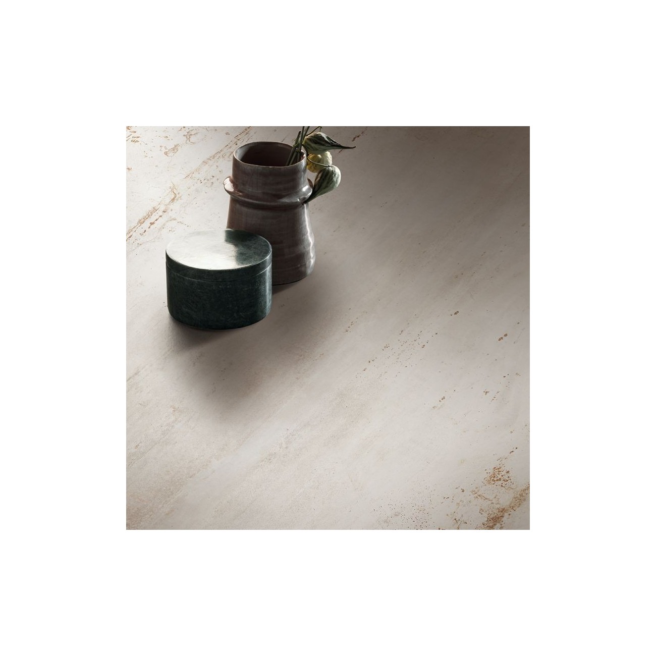 Flaviker Rebel White