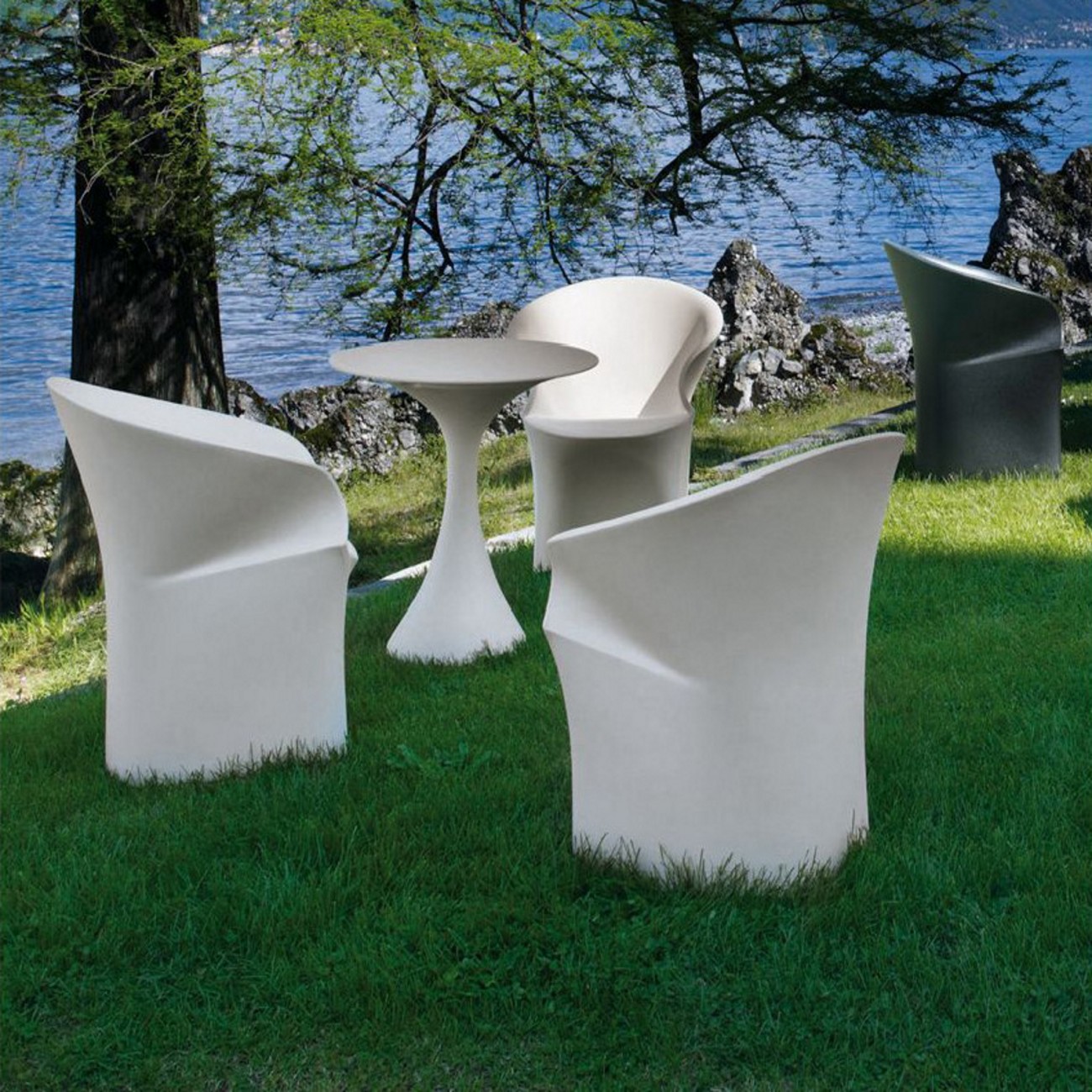 Driade Kissi Kissi by Miki Astori