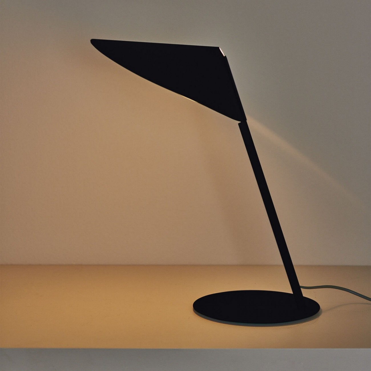 VESTA GONG WORK - Lampada da tavolo