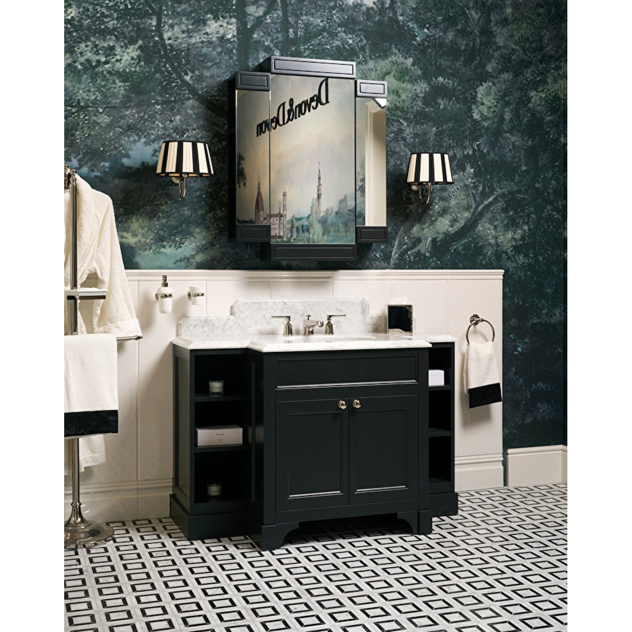 Devon&Devon Flair, Mobile toilet tray