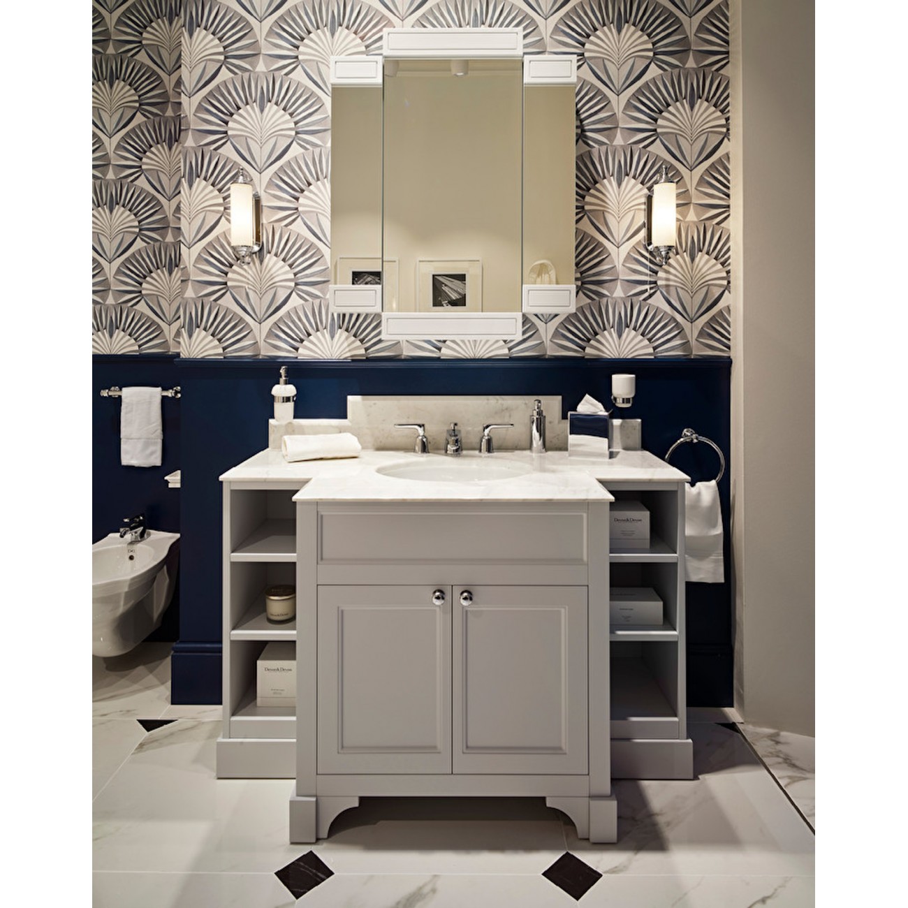 Devon&Devon Flair, Mobile toilet tray