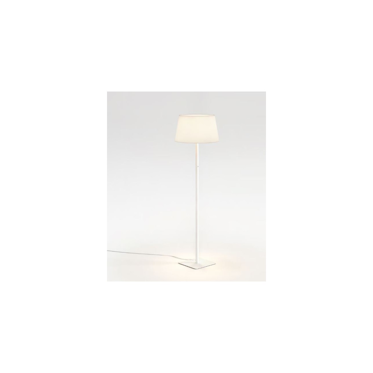 ASTRO Lighting - Beaumont Floor, lampada da pavimento.
