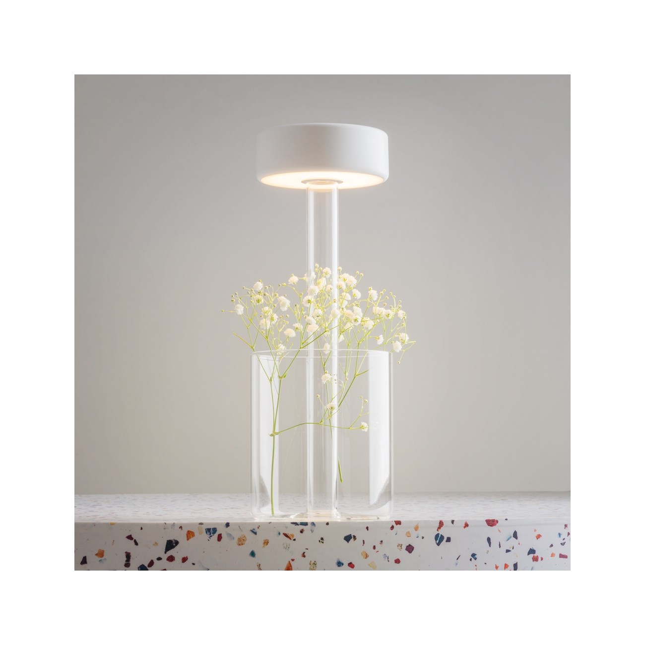 MAYTONI - AI Collaboration, Spia della batteria