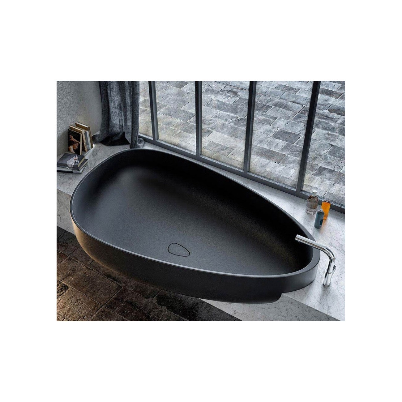 Glass 1989 Beyond bath bathtub in MineraLite