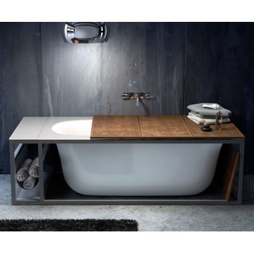 Glass 1989 Naked bathtub with visible frame and tempered glass top