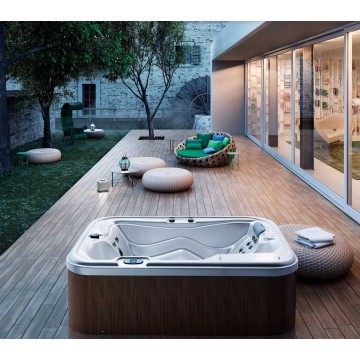 Glass 1989 MySpa 216/165 portable spa