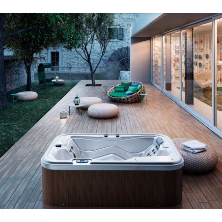 Glass 1989 MySpa 216/165 portable spa